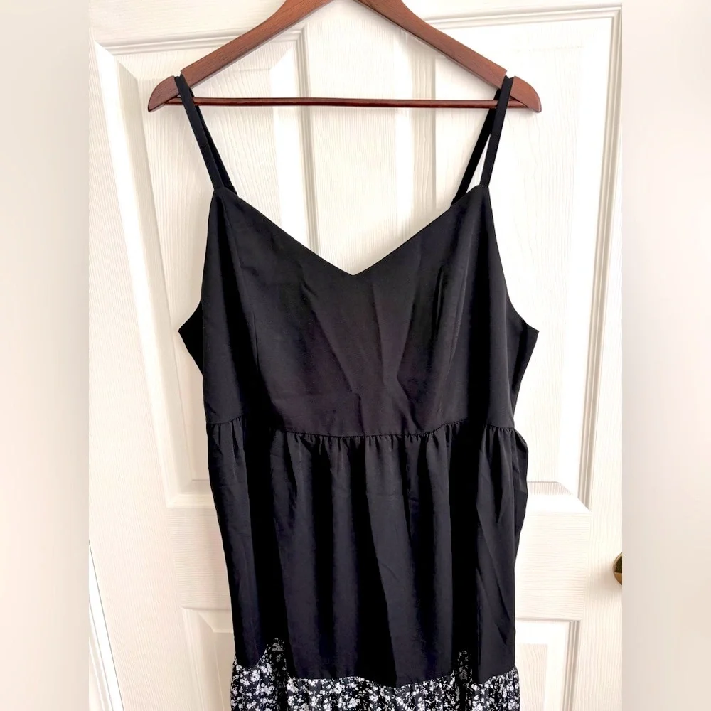 NWOT BLOOMCHIC PLUS SZ 18 RUFFLED LAYERED BLACK /WHITE HEART NECKLINE MAXI DRESS - Picture 4 of 13